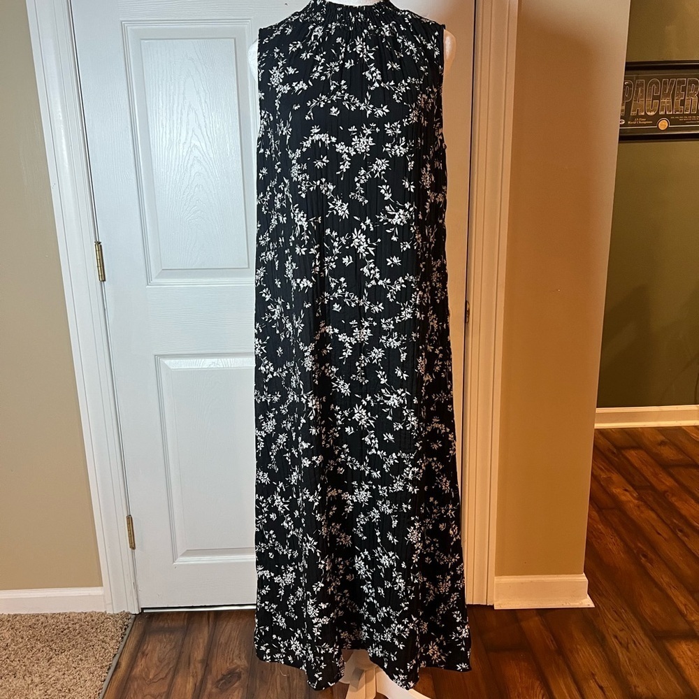 J Jill Women's Size M Black Floral Mock Neck Smocked Maxi Dress